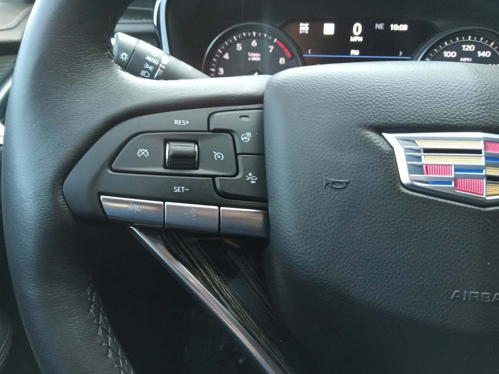 Used 2023 Cadillac XT6 Premium Luxury w/ Technology Package AWD/4WD image 19