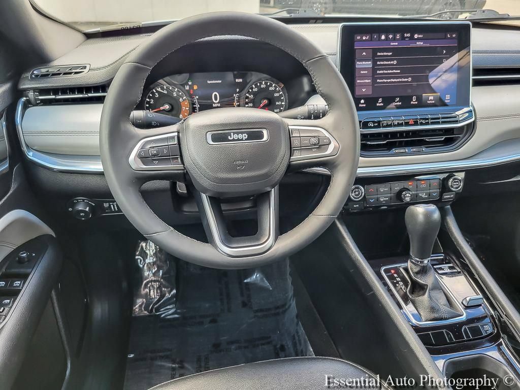 Certified 2024 Jeep Compass Limited AWD/4WD image 12