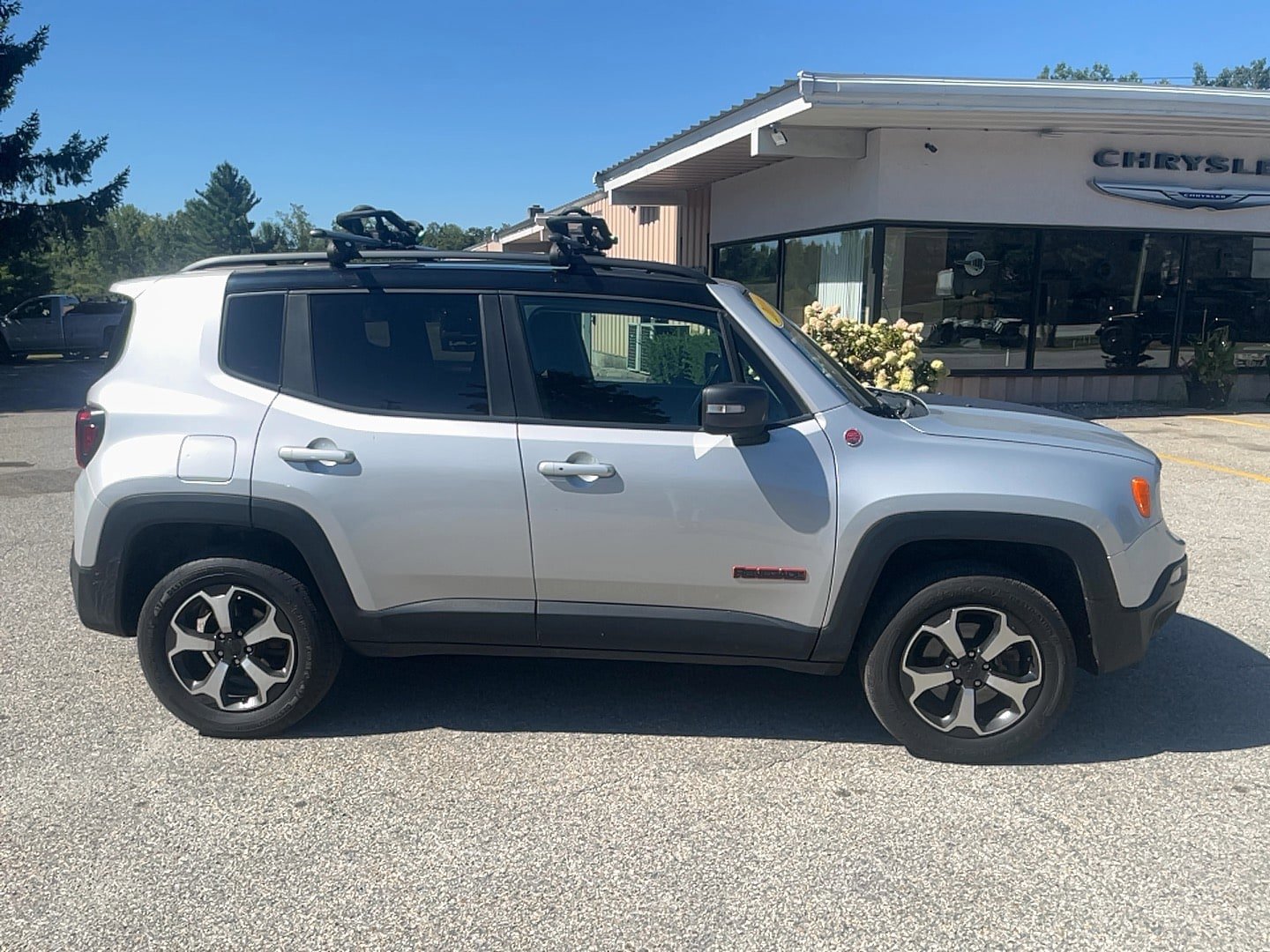 Used 2019 Jeep Renegade Trailhawk w/ LED Lighting Group AWD/4WD image 4