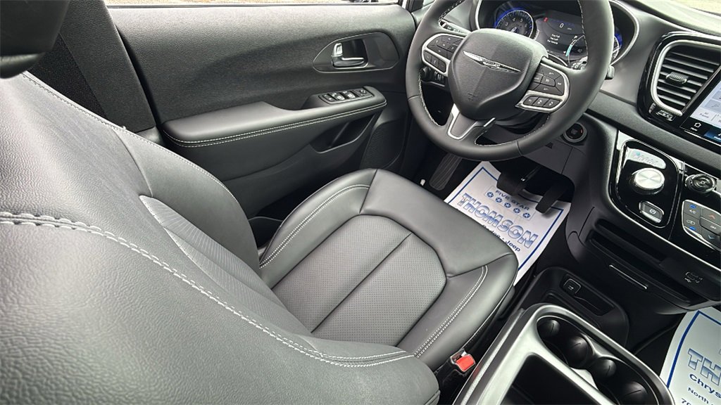 New 2026 Chrysler Voyager LX image 16