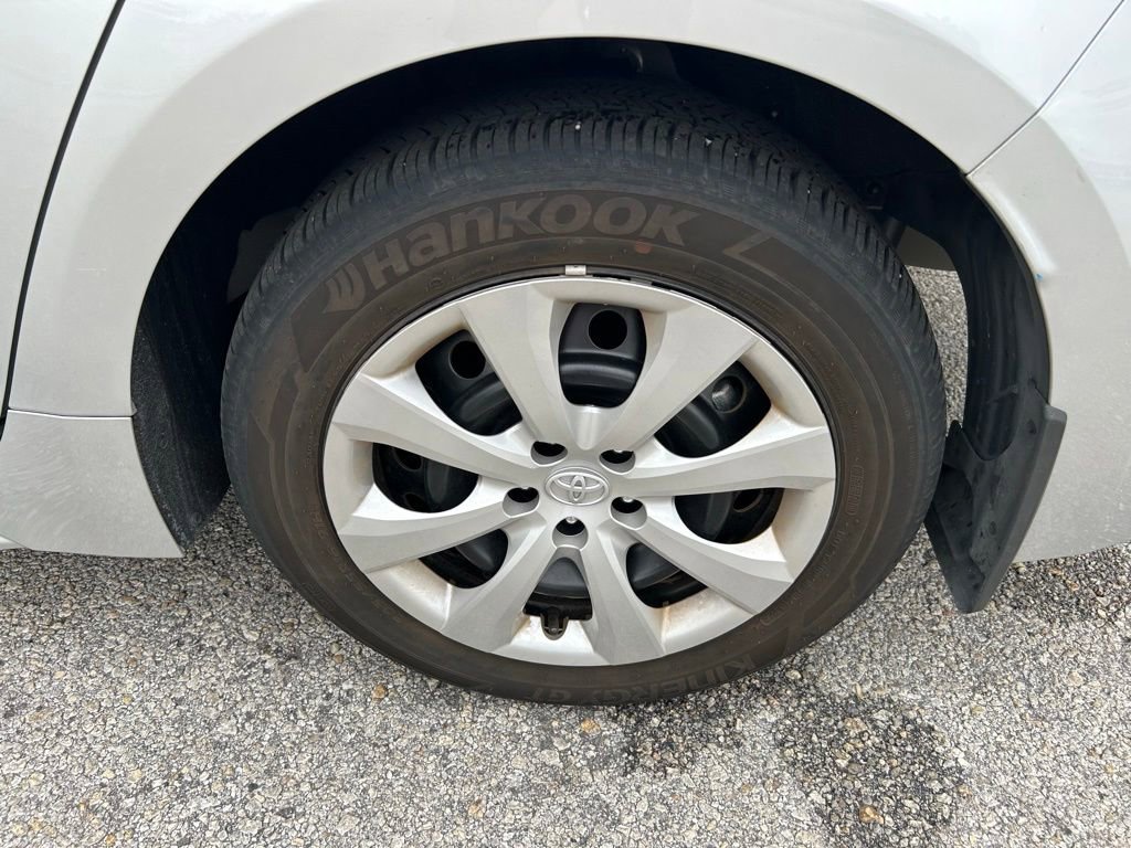 Used 2025 Toyota Corolla LE FWD image 9