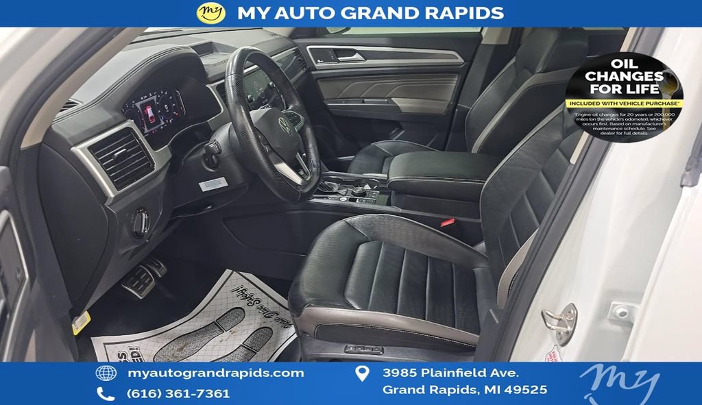Used 2023 Volkswagen Atlas SEL Premium AWD/4WD image 2