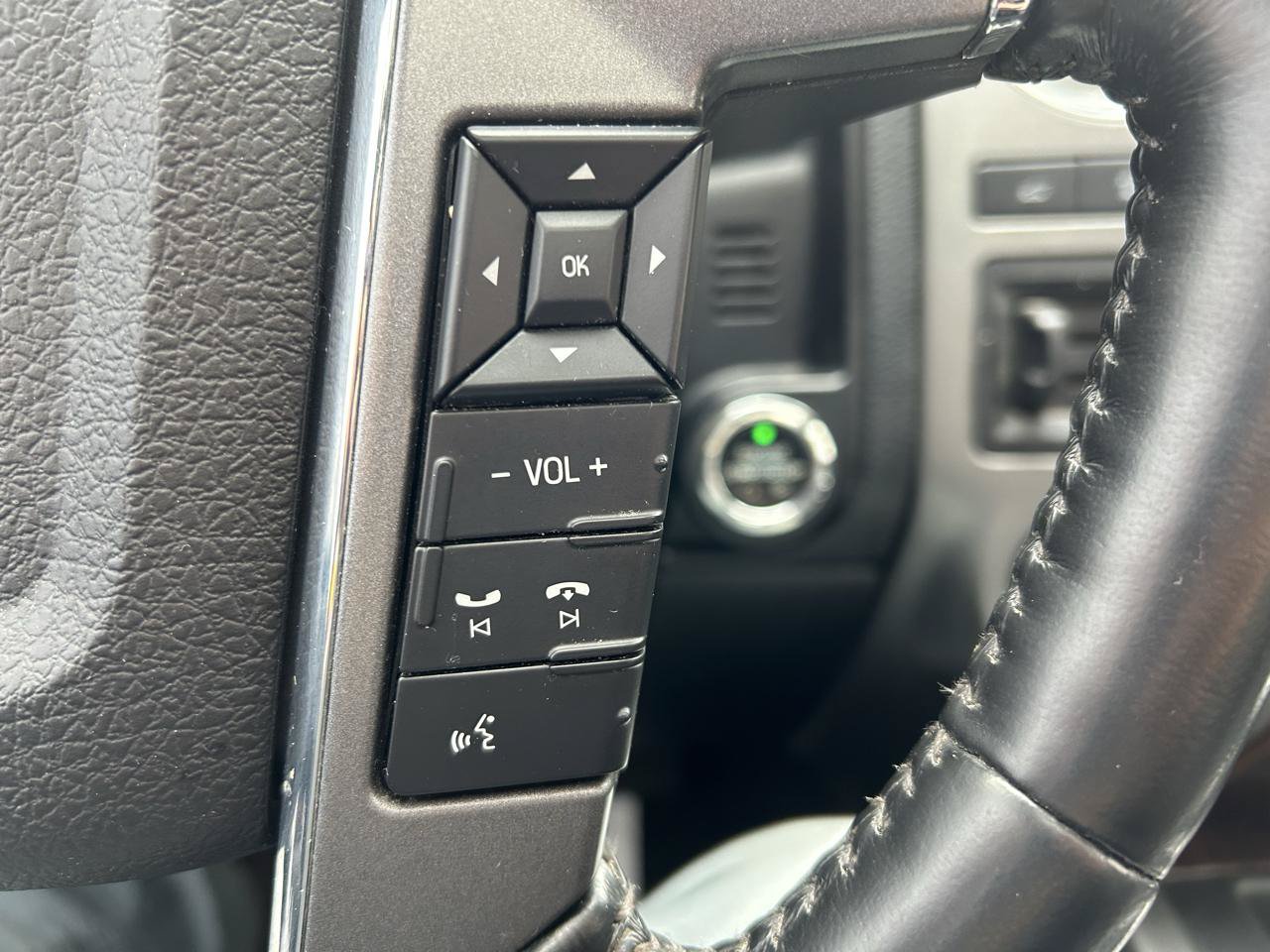 Used 2016 Ford Expedition Platinum AWD/4WD image 21