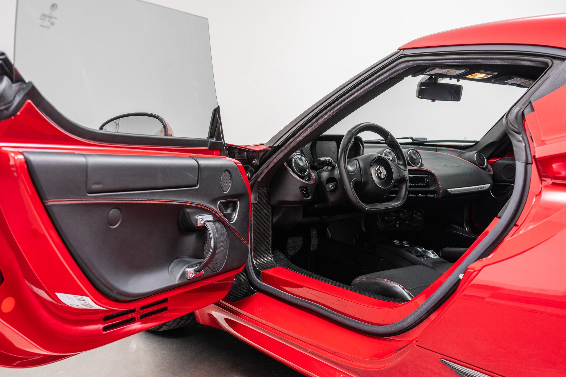 Used 2016 Alfa Romeo 4C Coupe w/ Convenience Group - Coupe RWD image 23