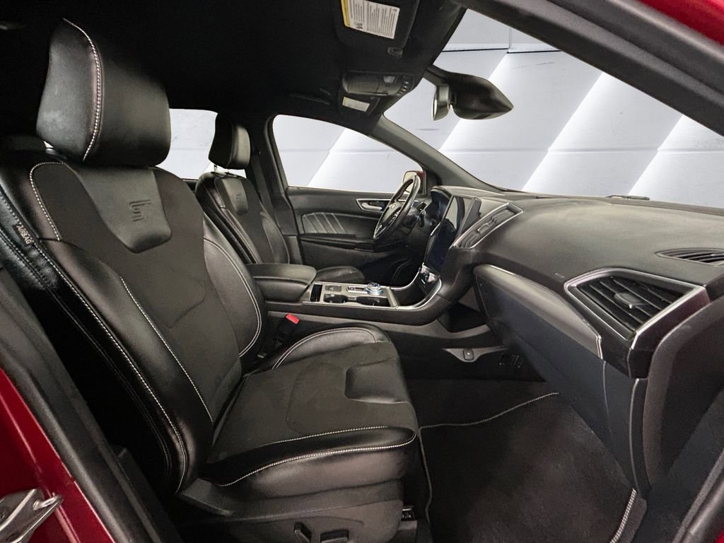 Used 2023 Ford Edge ST image 13