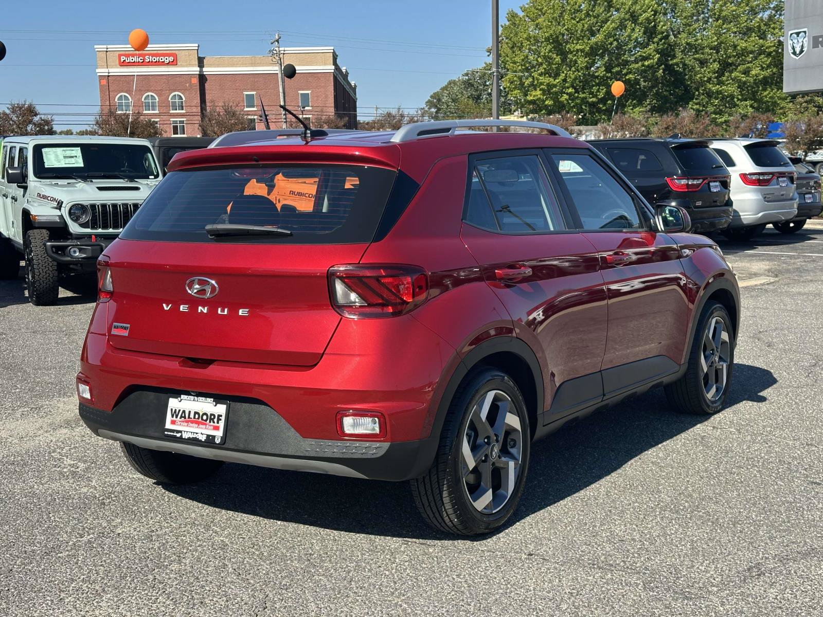 Used 2025 Hyundai Venue SEL FWD image 8