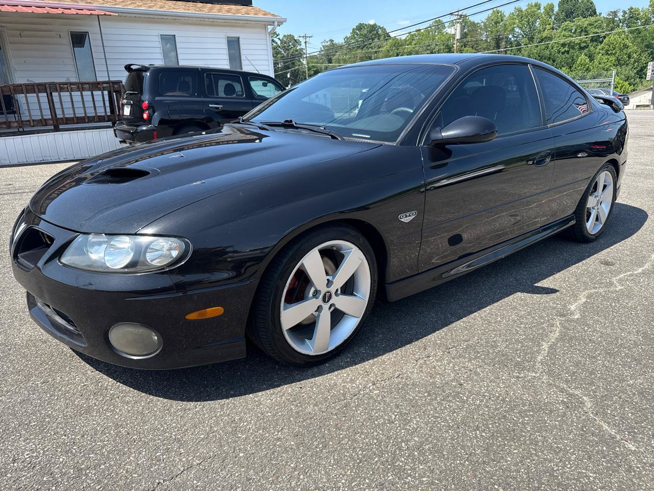 Used 2006 Pontiac GTO RWD image 2