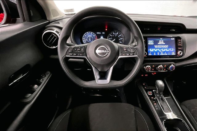Used 2024 Nissan Kicks SV FWD image 6