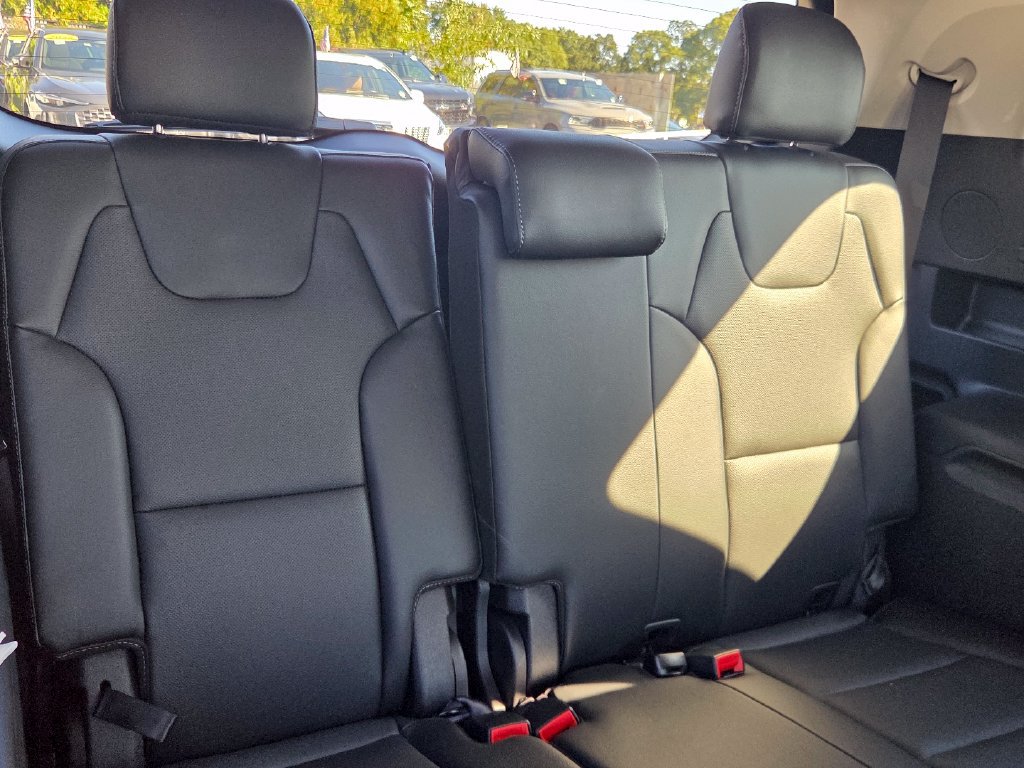 Used 2024 Kia Telluride EX w/ EX Captain's Chair Package AWD/4WD image 32