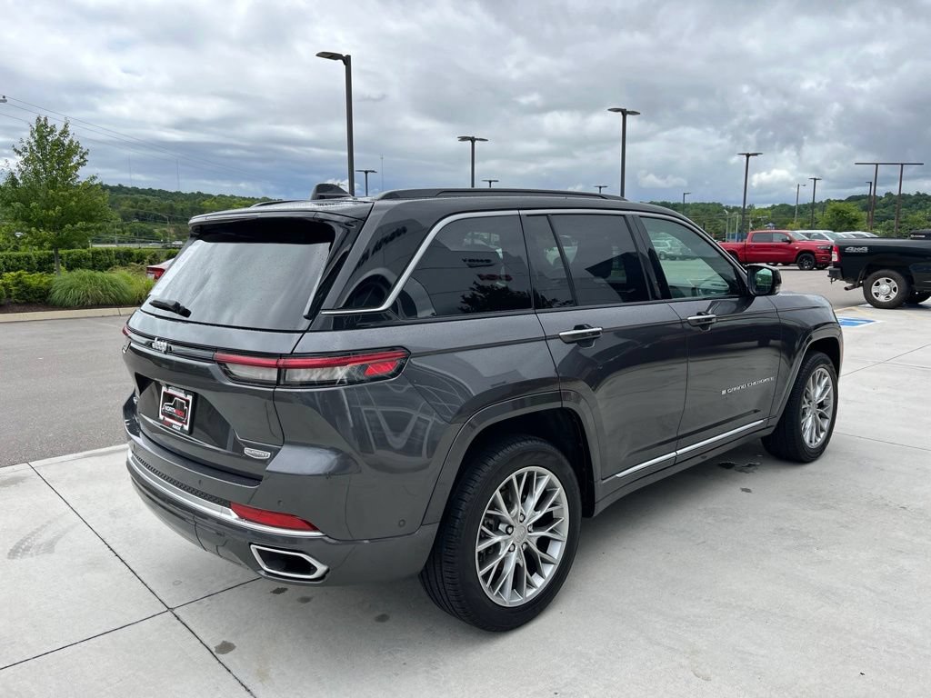 Used 2025 Jeep Grand Cherokee Summit AWD/4WD image 22