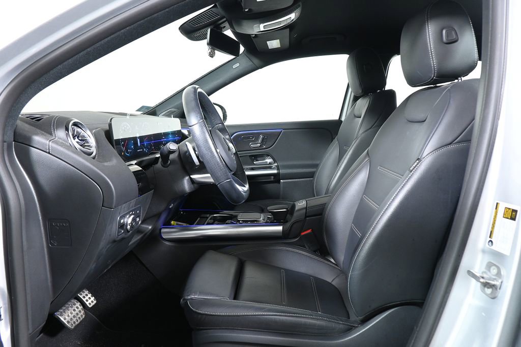 Used 2023 Mercedes-Benz GLA 35 AMG 4MATIC image 3