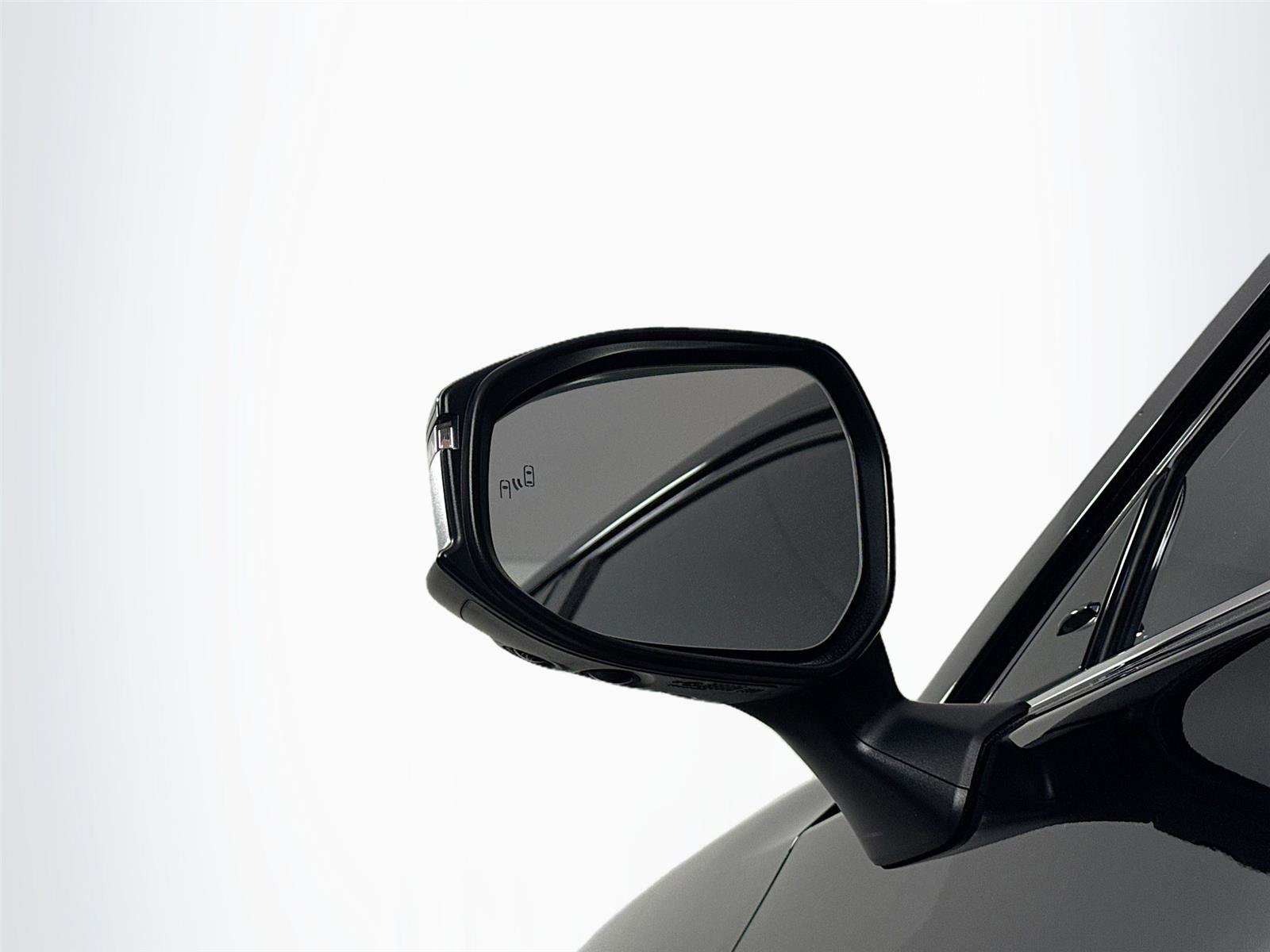 Certified 2025 Toyota Crown Signia w/ Advanced Technology Package image 5