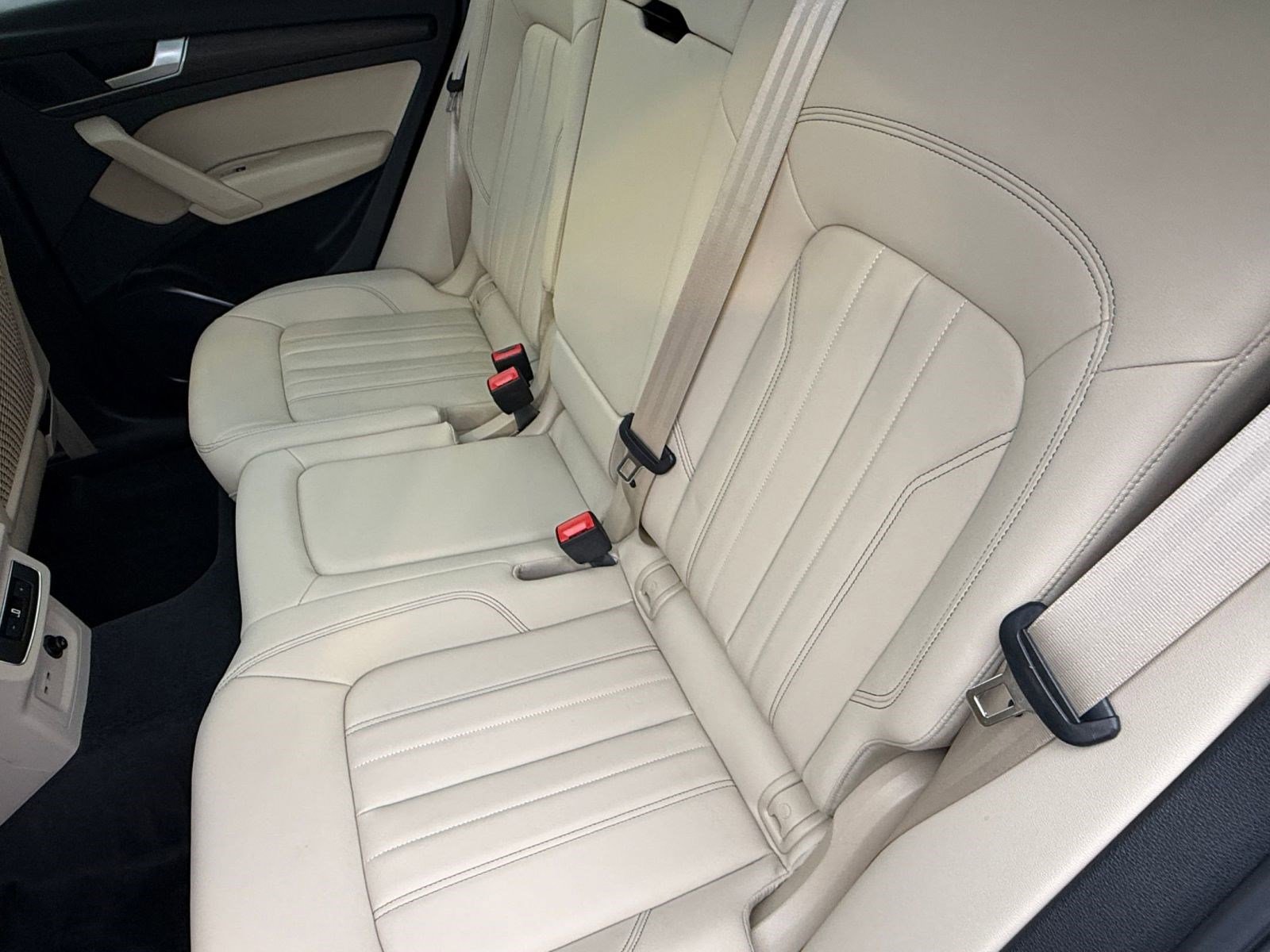 Used 2023 Audi Q5 2.0T Premium w/ Convenience Package image 28