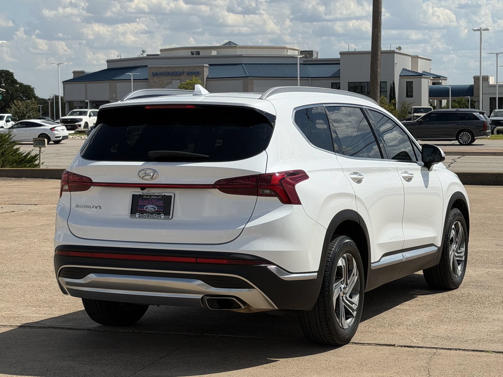 Used 2021 Hyundai Santa Fe SEL w/ Convenience + Premium Package FWD image 4