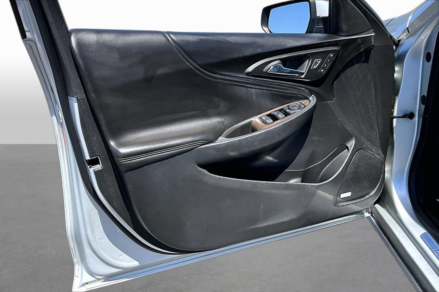 Used 2020 Chevrolet Malibu Premier FWD image 17