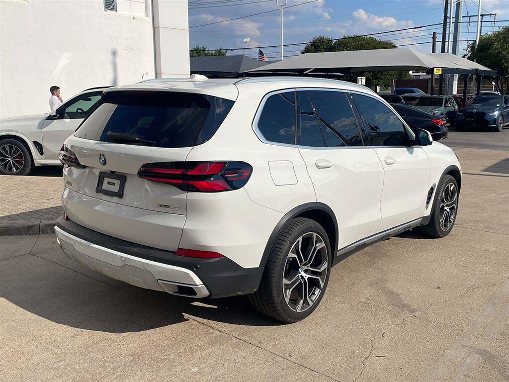Used 2024 BMW X5 xDrive40i w/ Premium Package AWD/4WD image 2