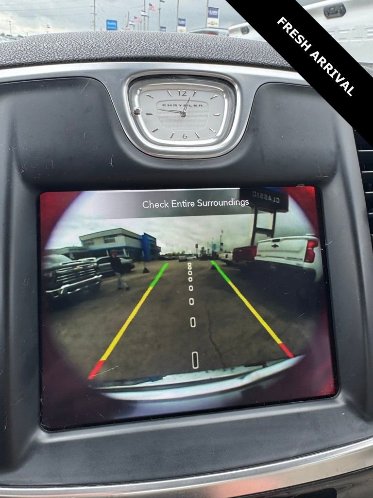 Used 2018 Chrysler 300 Limited AWD/4WD image 7