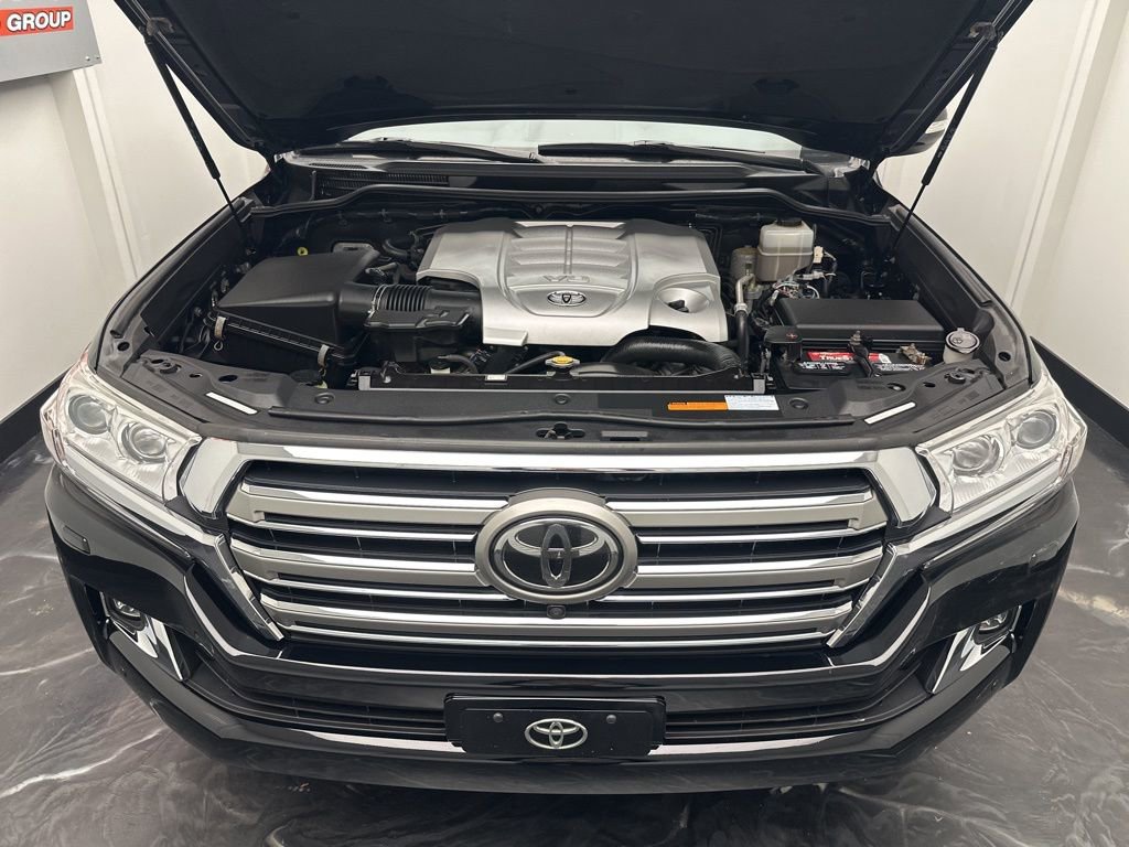 Used 2016 Toyota Land Cruiser AWD/4WD image 36