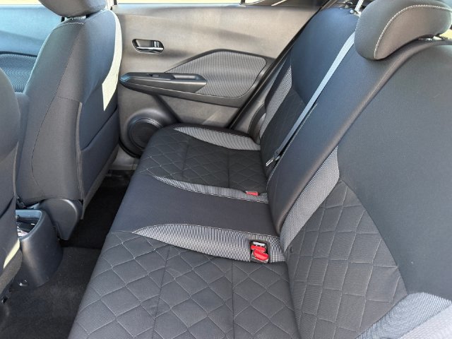 Used 2018 Nissan Kicks SV FWD image 25