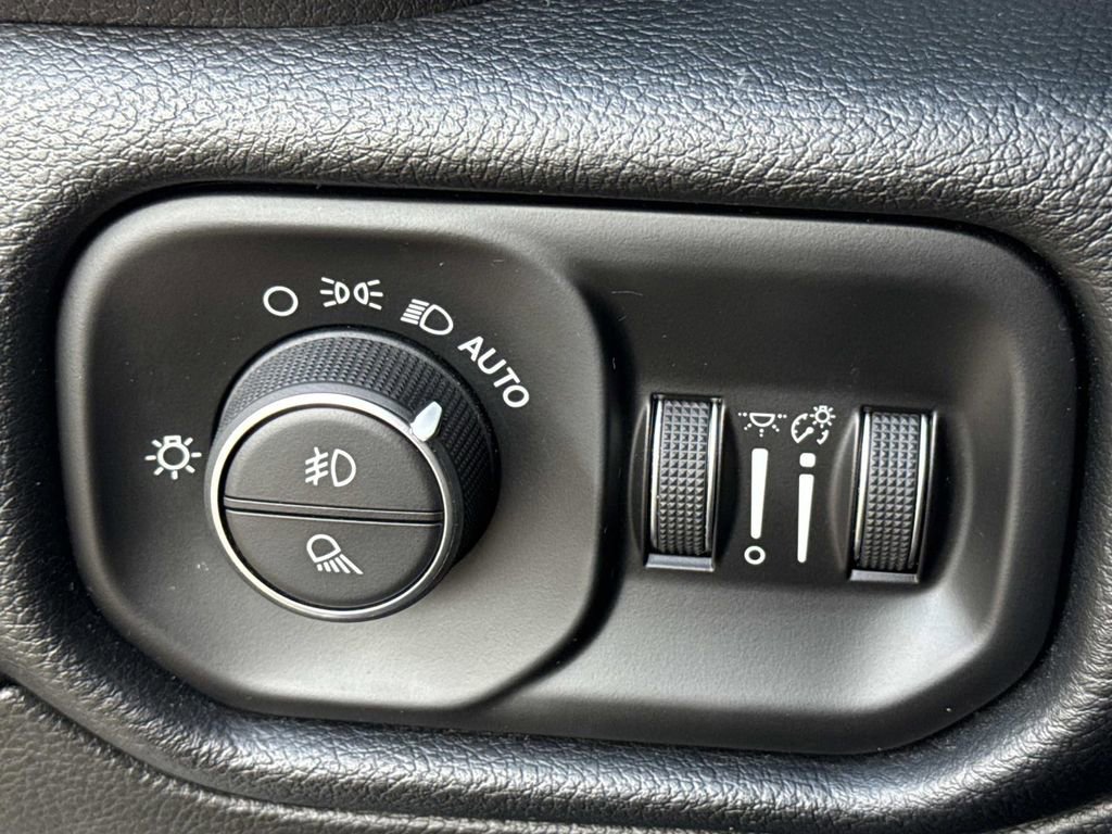 Used 2019 RAM 1500 Big Horn image 40