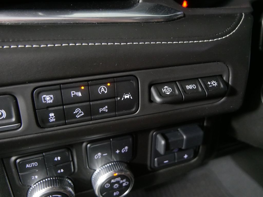 Used 2024 GMC Yukon Denali Ultimate AWD/4WD image 16