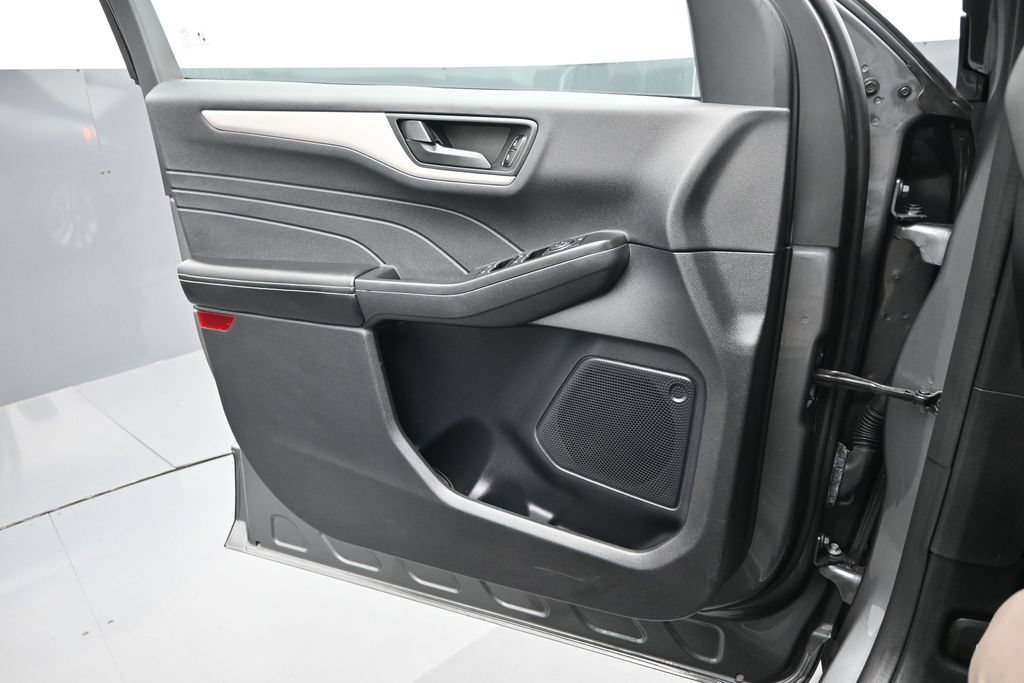 Used 2022 Ford Escape S AWD/4WD image 6