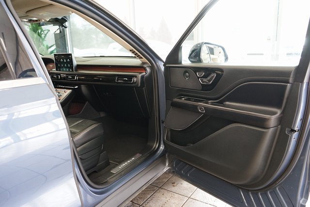 Used 2021 Lincoln Aviator Reserve AWD/4WD image 43