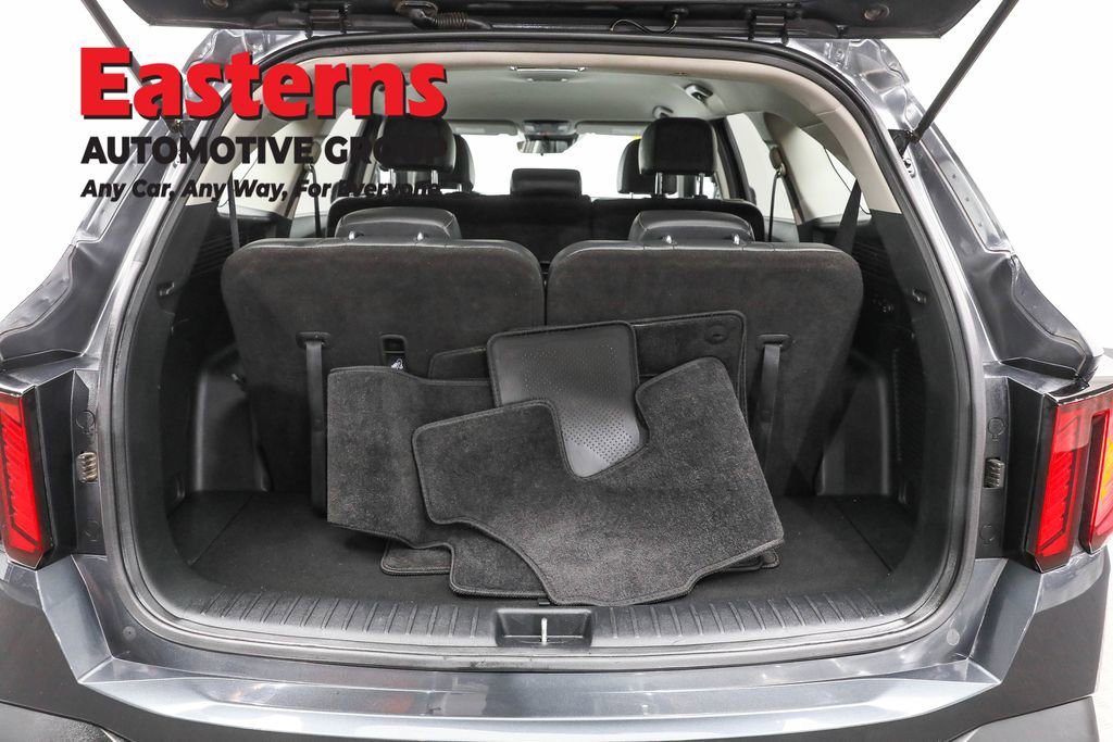 Used 2024 Kia Sorento S image 9