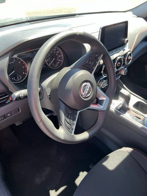 Used 2025 Nissan Sentra SR FWD image 12