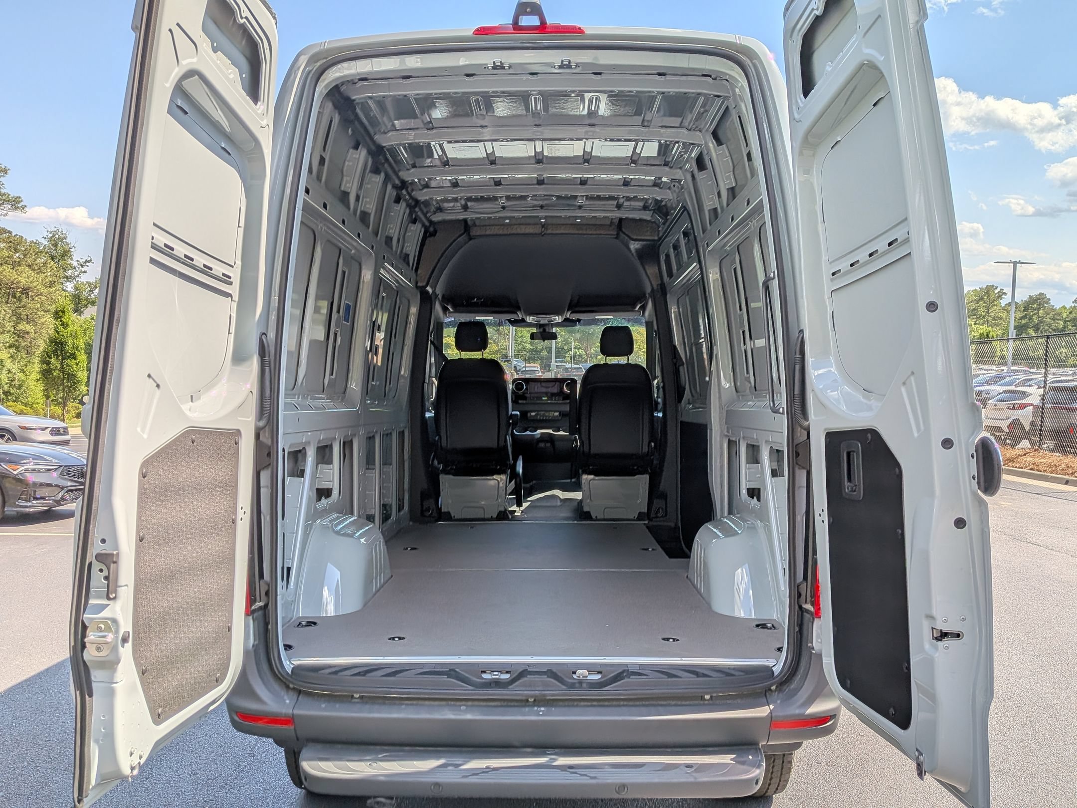 New 2025 Mercedes-Benz Sprinter 2500 image 32