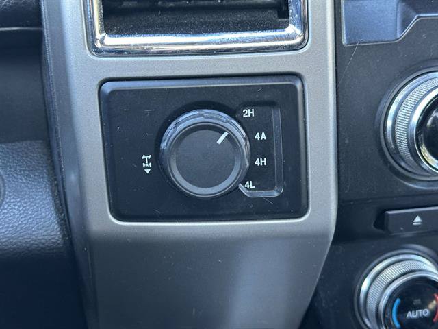 Used 2015 Ford F150 Lariat w/ Equipment Group 502A Luxury AWD/4WD image 46