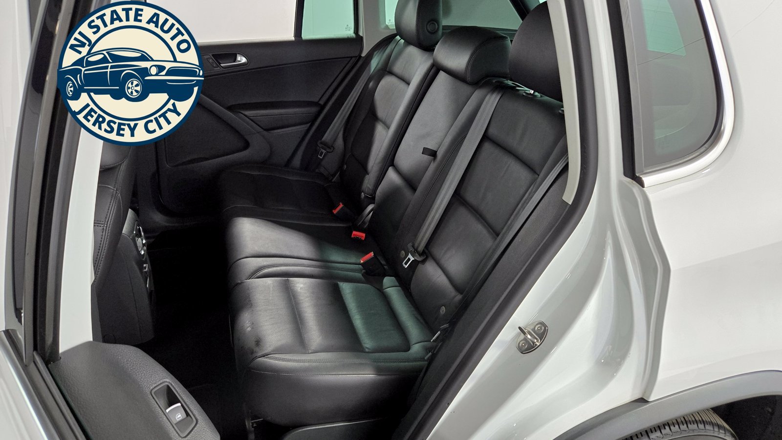 Used 2017 Volkswagen Tiguan Sport AWD/4WD image 27