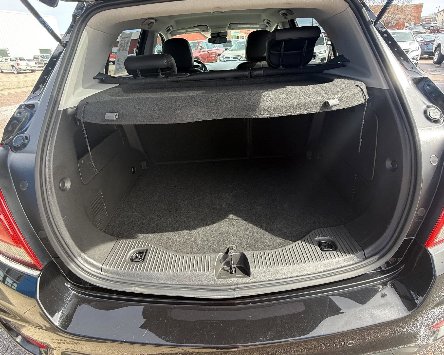 Used 2022 Chevrolet Trax LT w/ Driver Confidence Package image 13