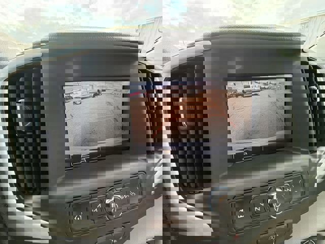 Used 2023 GMC Terrain SLE w/ Driver Convenience Package image 5