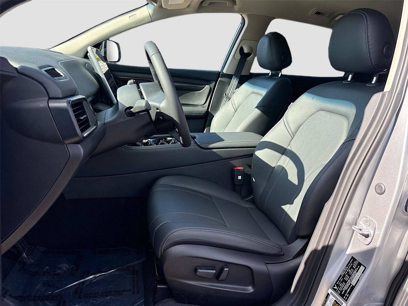 New 2025 VinFast VF 8 Eco image 20