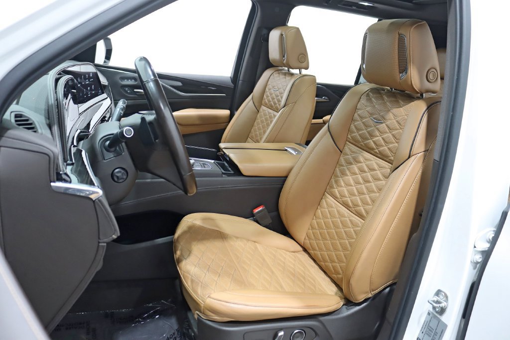 Used 2021 Cadillac Escalade Premium Luxury AWD/4WD image 24