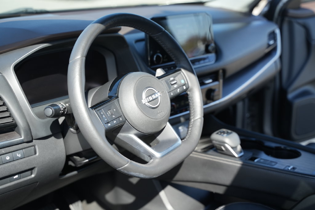 Used 2022 Nissan Rogue Platinum w/ Head-Up Display Package FWD image 29