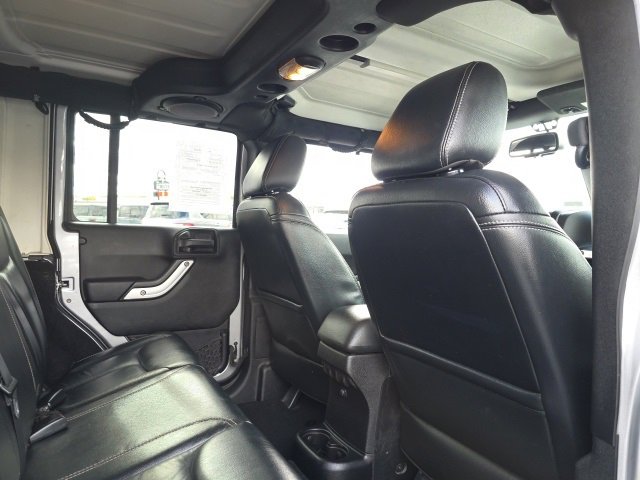 Used 2014 Jeep Wrangler Unlimited Sahara w/ Connectivity Group image 43