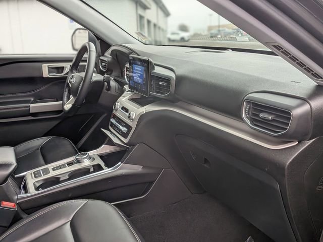 Used 2022 Ford Explorer XLT w/ Equipment Group 202A image 39