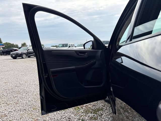 Used 2023 Ford Escape AWD image 16