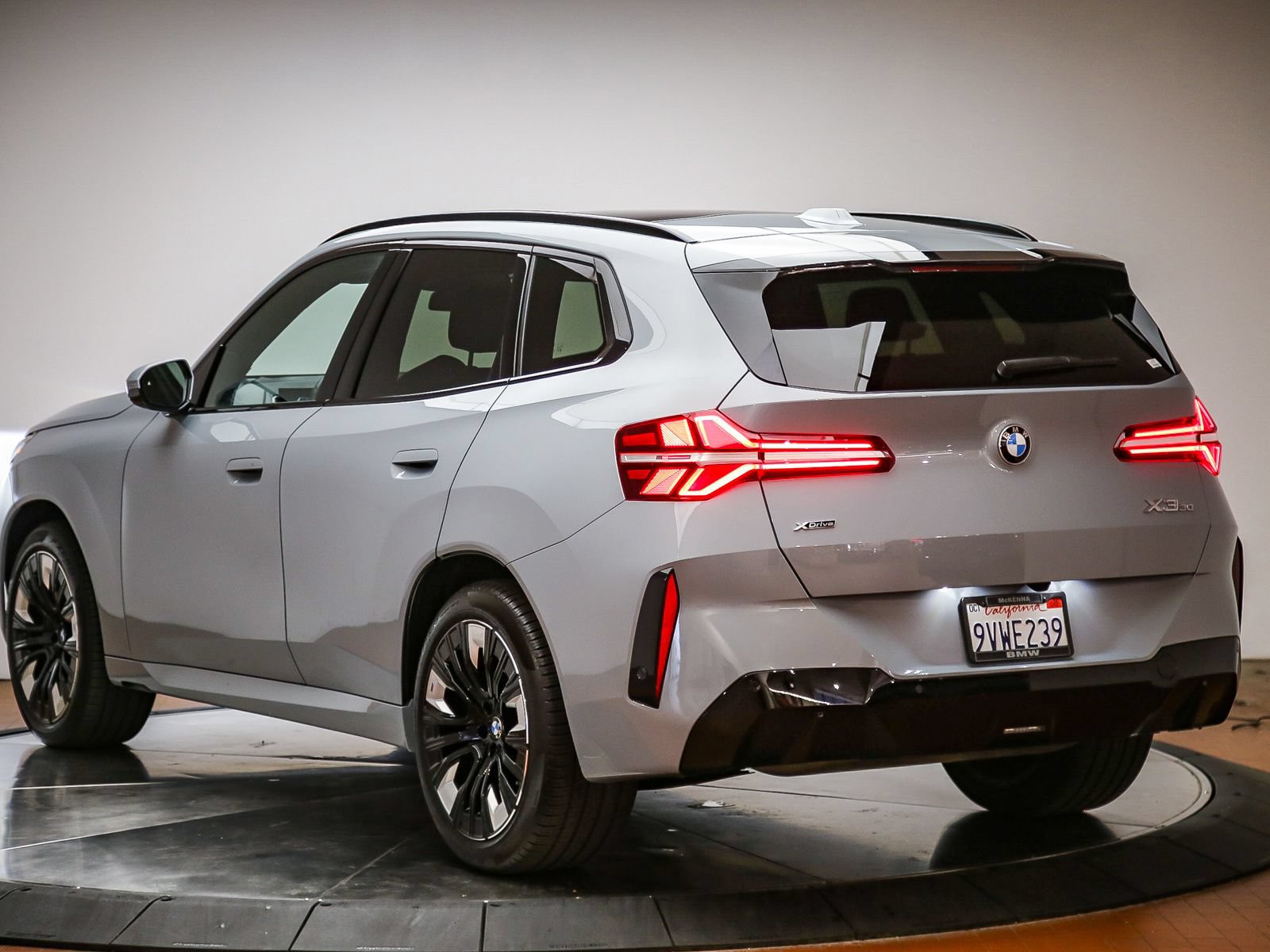 Used 2026 BMW X3 xDrive30i w/ Premium Package AWD/4WD image 2