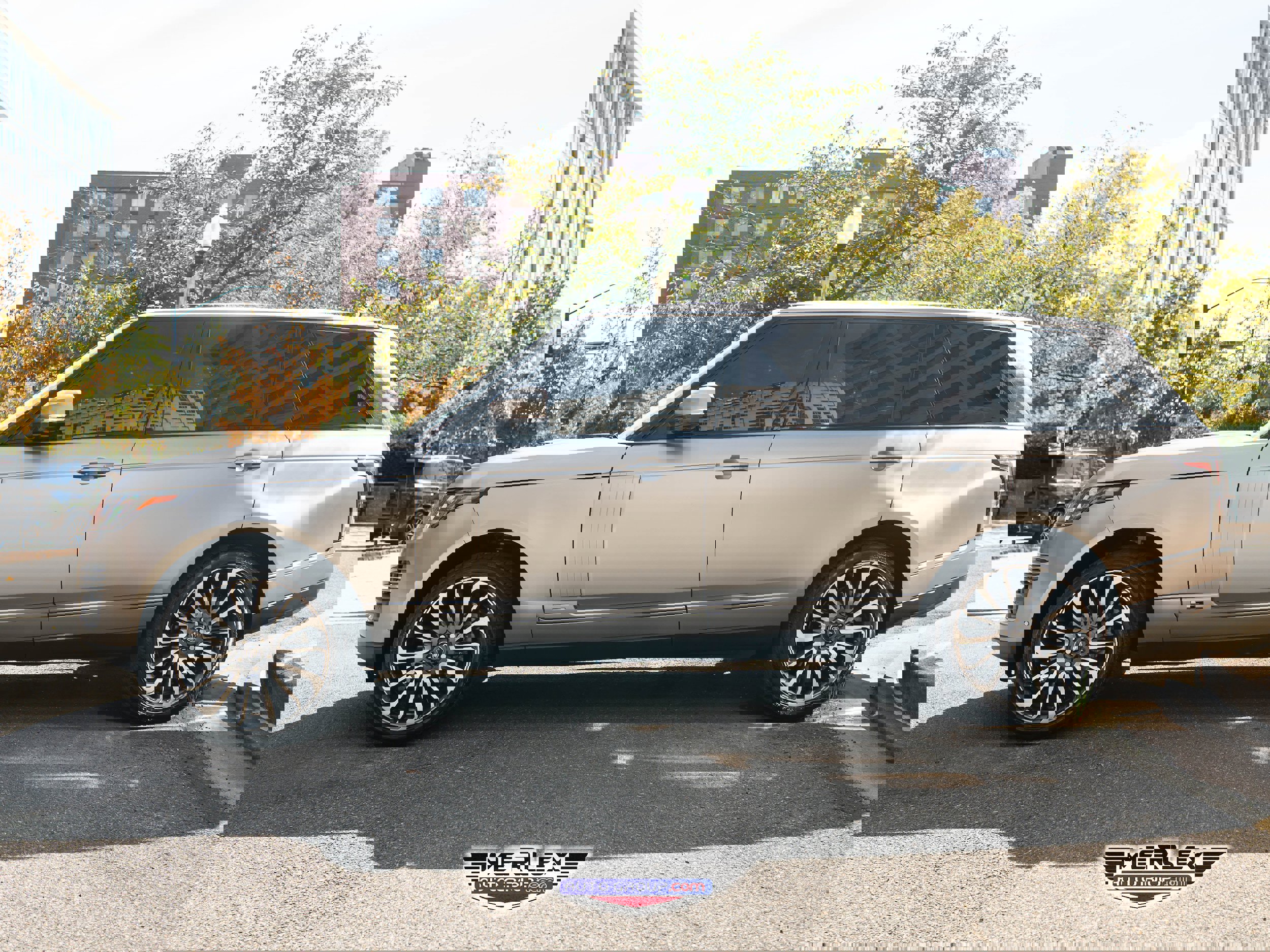 Used 2018 Land Rover Range Rover Long Wheelbase Supercharged image 4