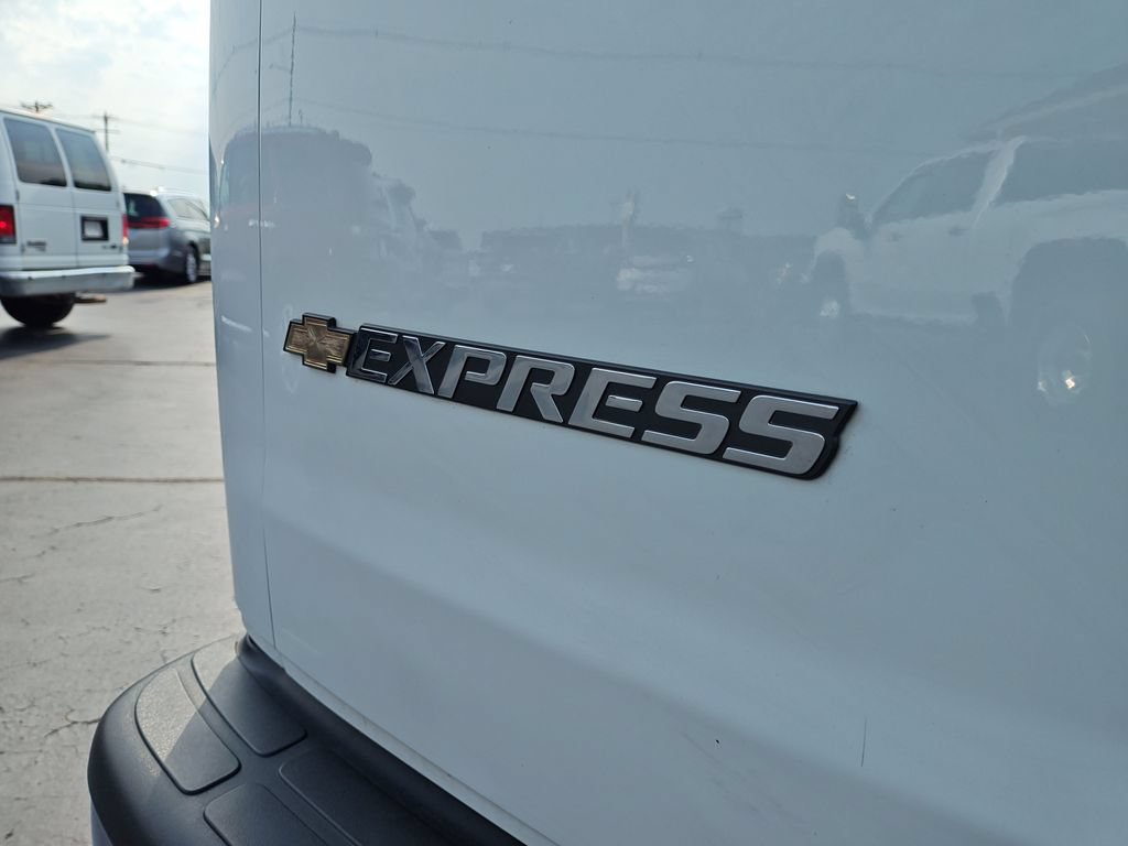 Used 2025 Chevrolet Express 3500 LT w/ LT Preferred Equipment Group RWD image 26