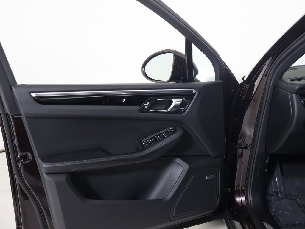 Used 2023 Porsche Macan S image 21