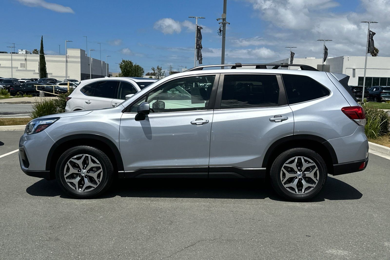 Used 2019 Subaru Forester Premium AWD/4WD image 7