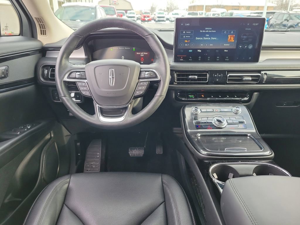 Certified 2023 Lincoln Nautilus AWD w/ Premium Package image 12