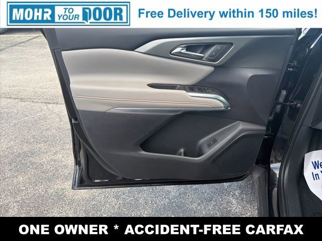 Used 2025 Chevrolet Traverse LT image 10