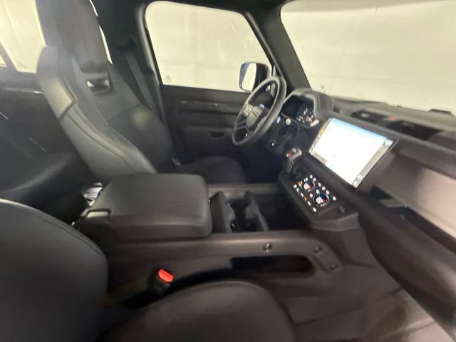 Used 2025 Land Rover Defender 110 AWD/4WD image 50