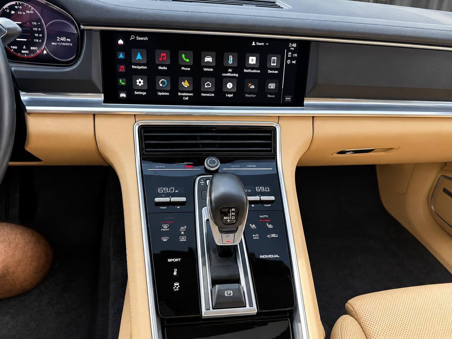 Used 2023 Porsche Panamera 4 Platinum Edition AWD/4WD image 16