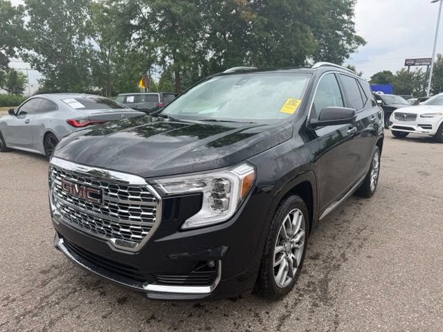 Used 2022 GMC Terrain Denali w/ LPO, Floor Liner Package AWD/4WD image 1